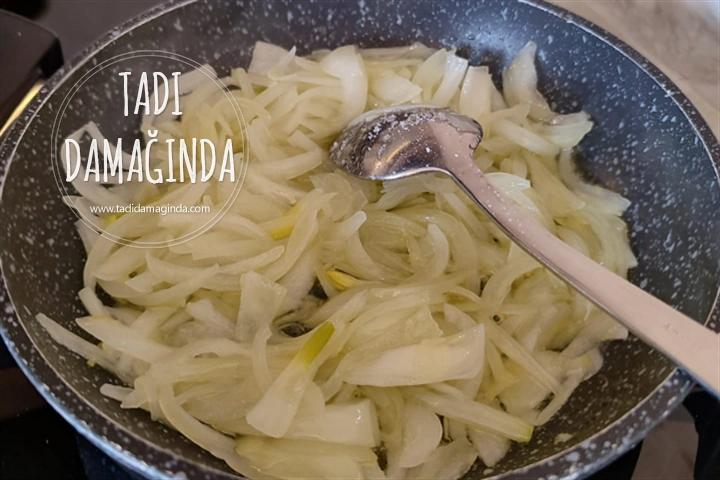 Soğanlı Nar Ekşili Brüksel Lahanası