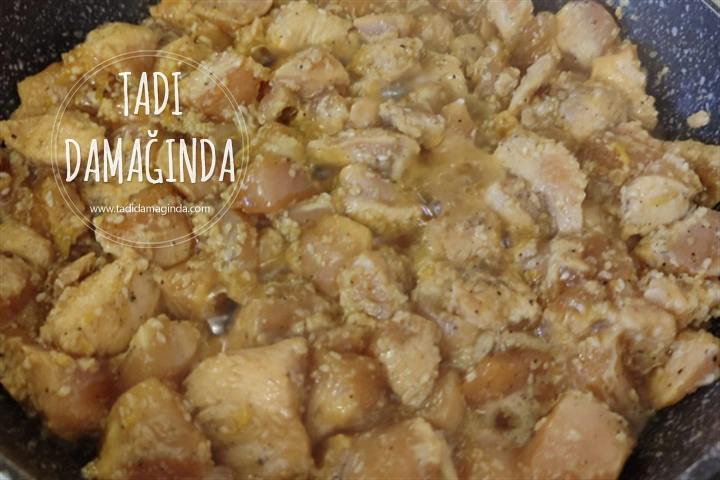 Soya Soslu Ballı Susamlı Tavuk (Çin Usulü)