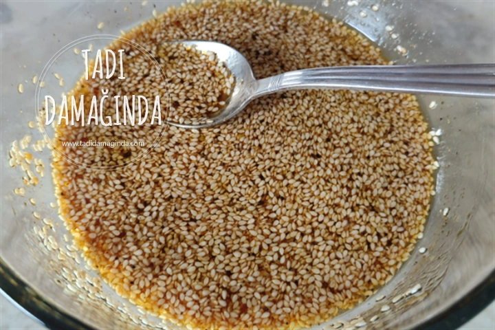 Soya Soslu Ballı Susamlı Tavuk (Çin Usulü)