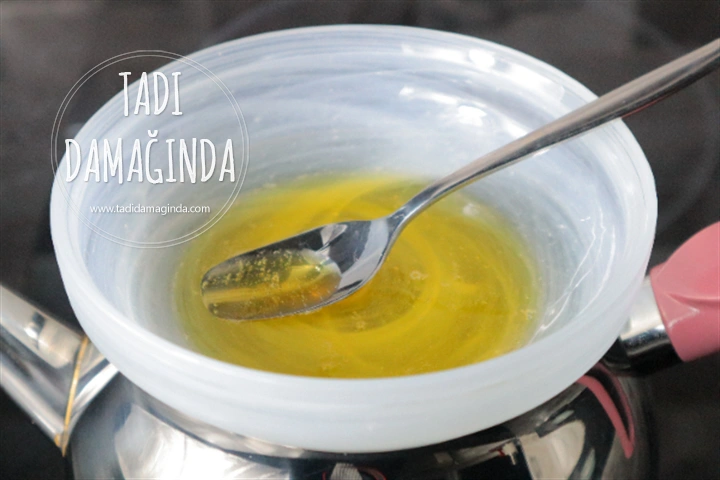 Ev Yapımı 3 Renkli Kalp Çikolata (Rafine Şekersiz ve Vegan)