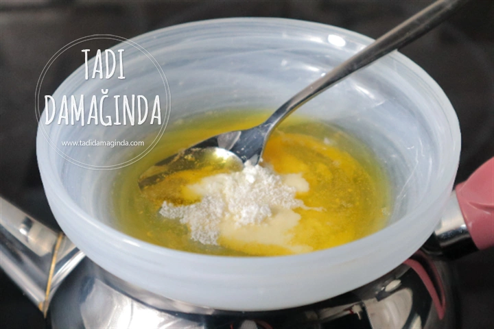 Ev Yapımı 3 Renkli Kalp Çikolata (Rafine Şekersiz ve Vegan)