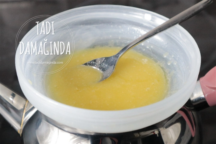 Ev Yapımı 3 Renkli Kalp Çikolata (Rafine Şekersiz ve Vegan)