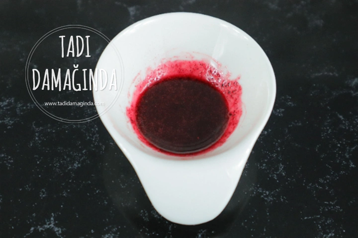 Ev Yapımı 3 Renkli Kalp Çikolata (Rafine Şekersiz ve Vegan)