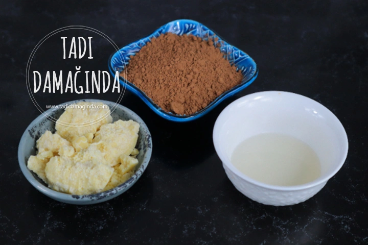 Ev Yapımı 3 Renkli Kalp Çikolata (Rafine Şekersiz ve Vegan)