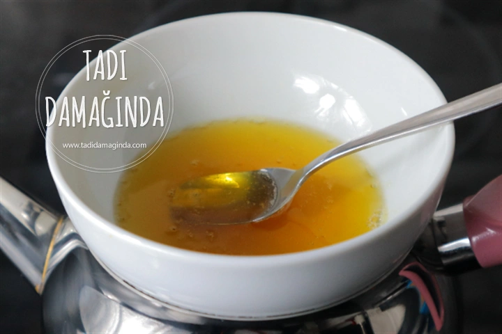 Ev Yapımı 3 Renkli Kalp Çikolata (Rafine Şekersiz ve Vegan)