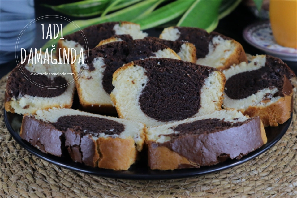 2 Renkli Yumurtasız Kek