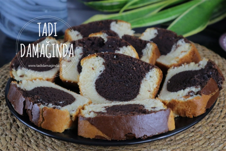 2 Renkli Yumurtasız Kek