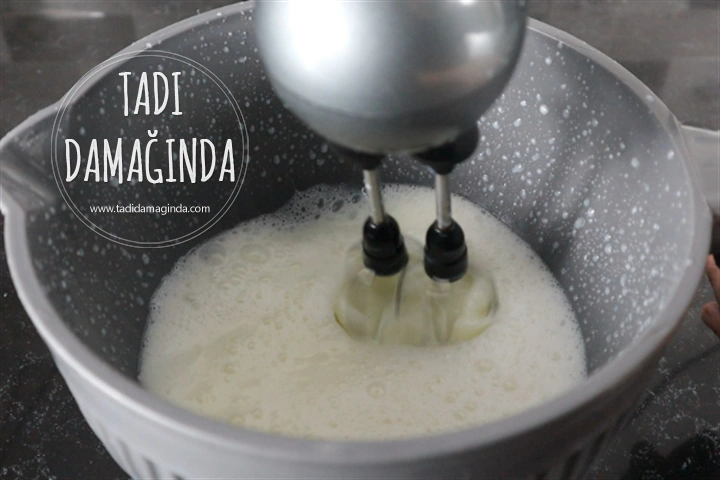 2 Renkli Yumurtasız Kek