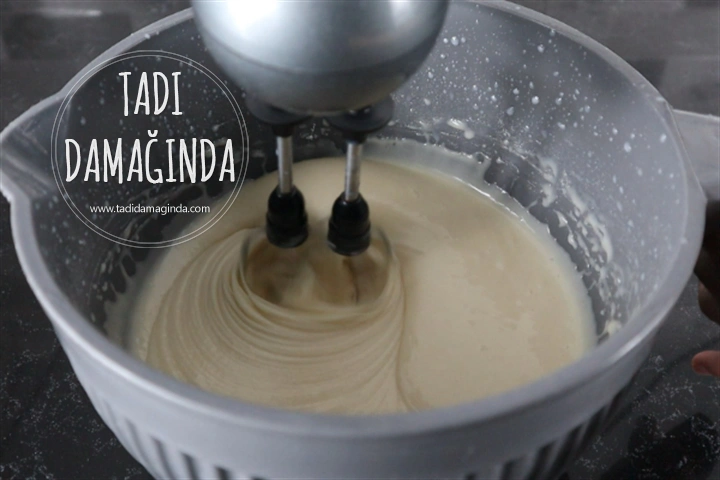 2 Renkli Yumurtasız Kek