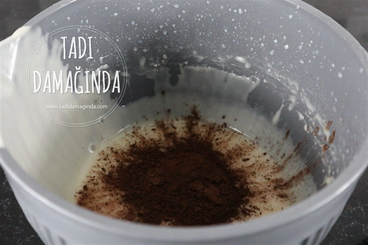 2 Renkli Yumurtasız Kek